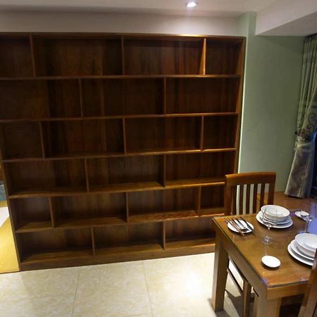 Poonsa Nguyen Phong Sac Apartment Hanoi Bagian luar foto