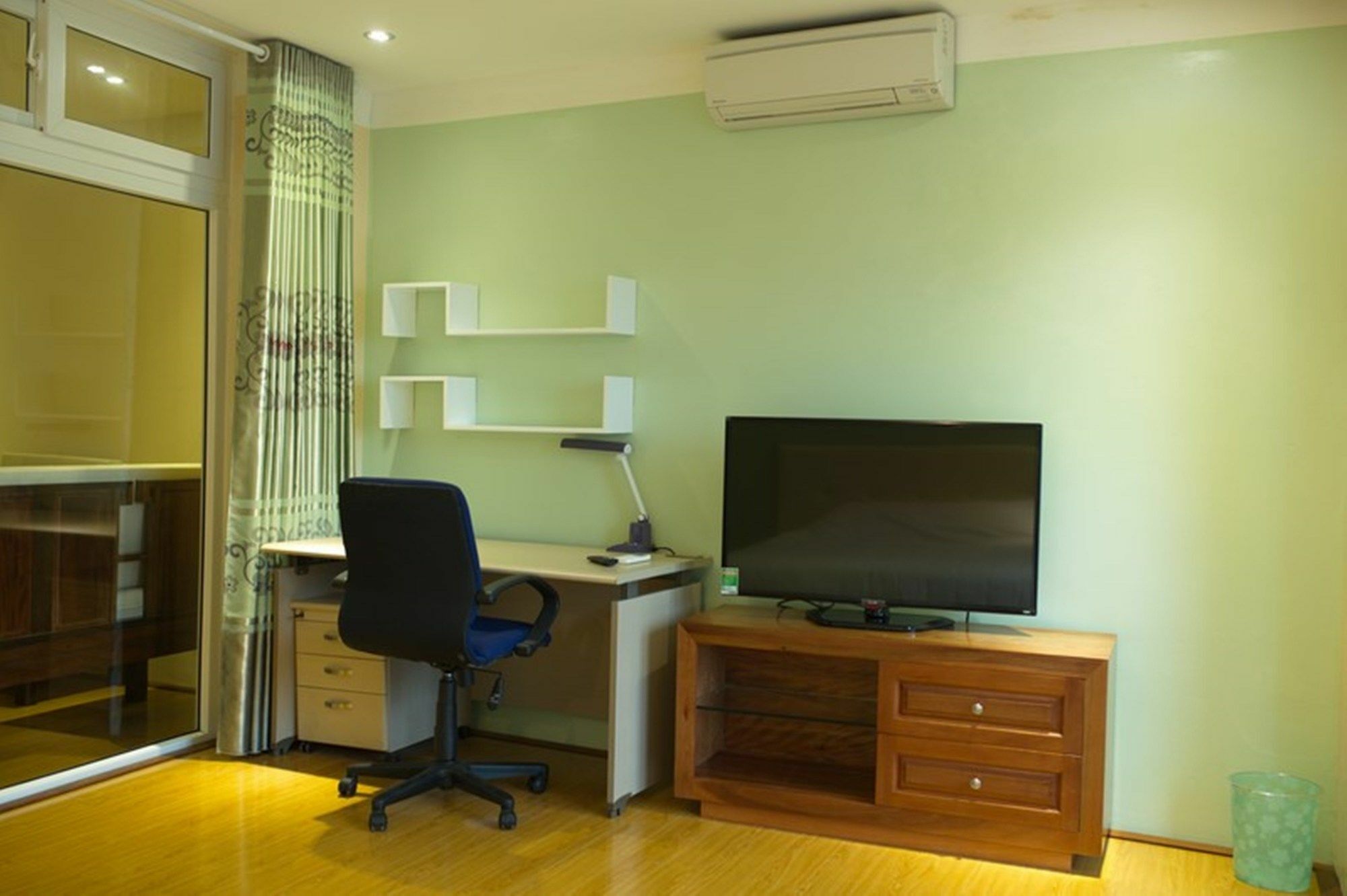 Poonsa Nguyen Phong Sac Apartment Hanoi Bagian luar foto