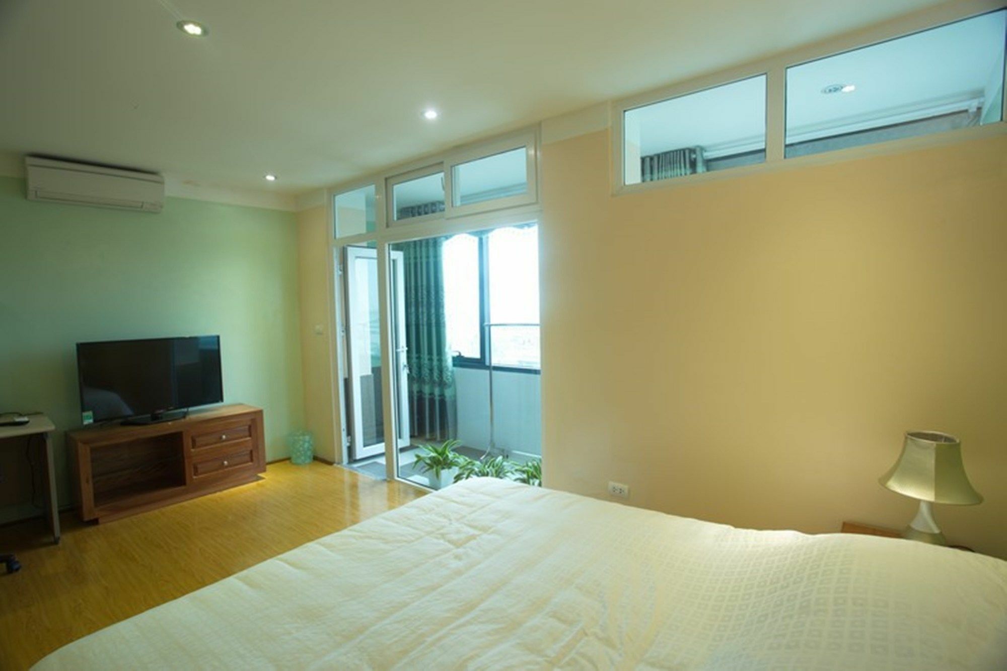 Poonsa Nguyen Phong Sac Apartment Hanoi Bagian luar foto