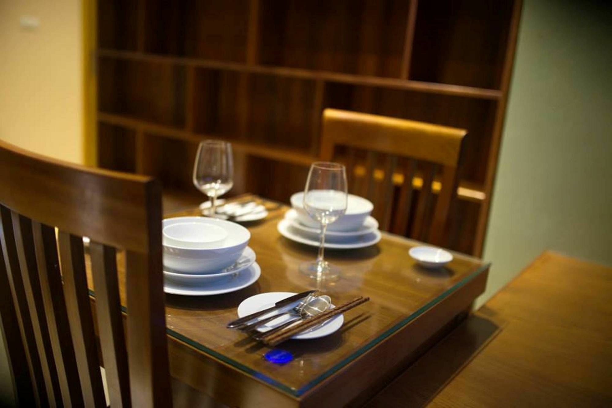 Poonsa Nguyen Phong Sac Apartment Hanoi Bagian luar foto