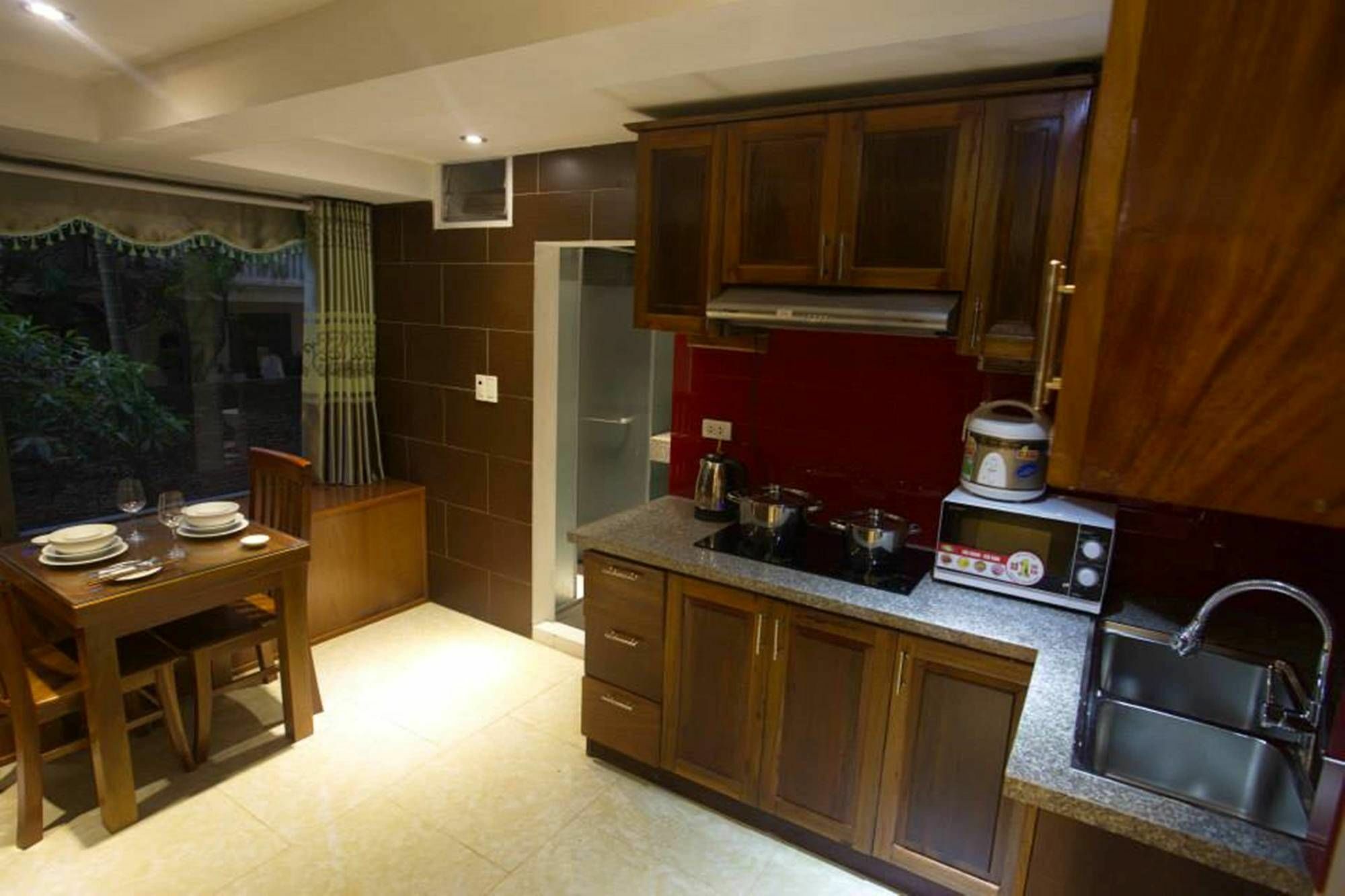 Poonsa Nguyen Phong Sac Apartment Hanoi Bagian luar foto