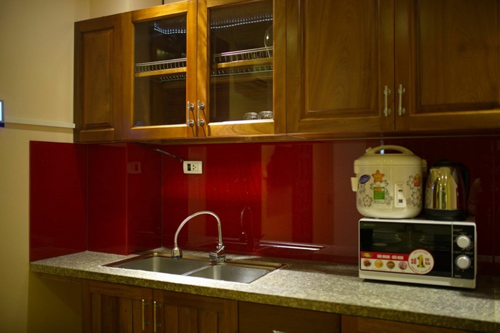 Poonsa Nguyen Phong Sac Apartment Hanoi Bagian luar foto