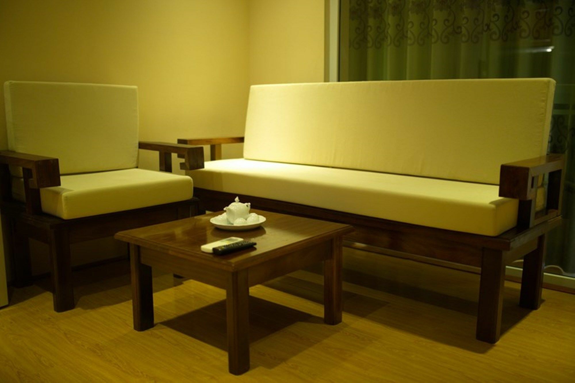 Poonsa Nguyen Phong Sac Apartment Hanoi Bagian luar foto