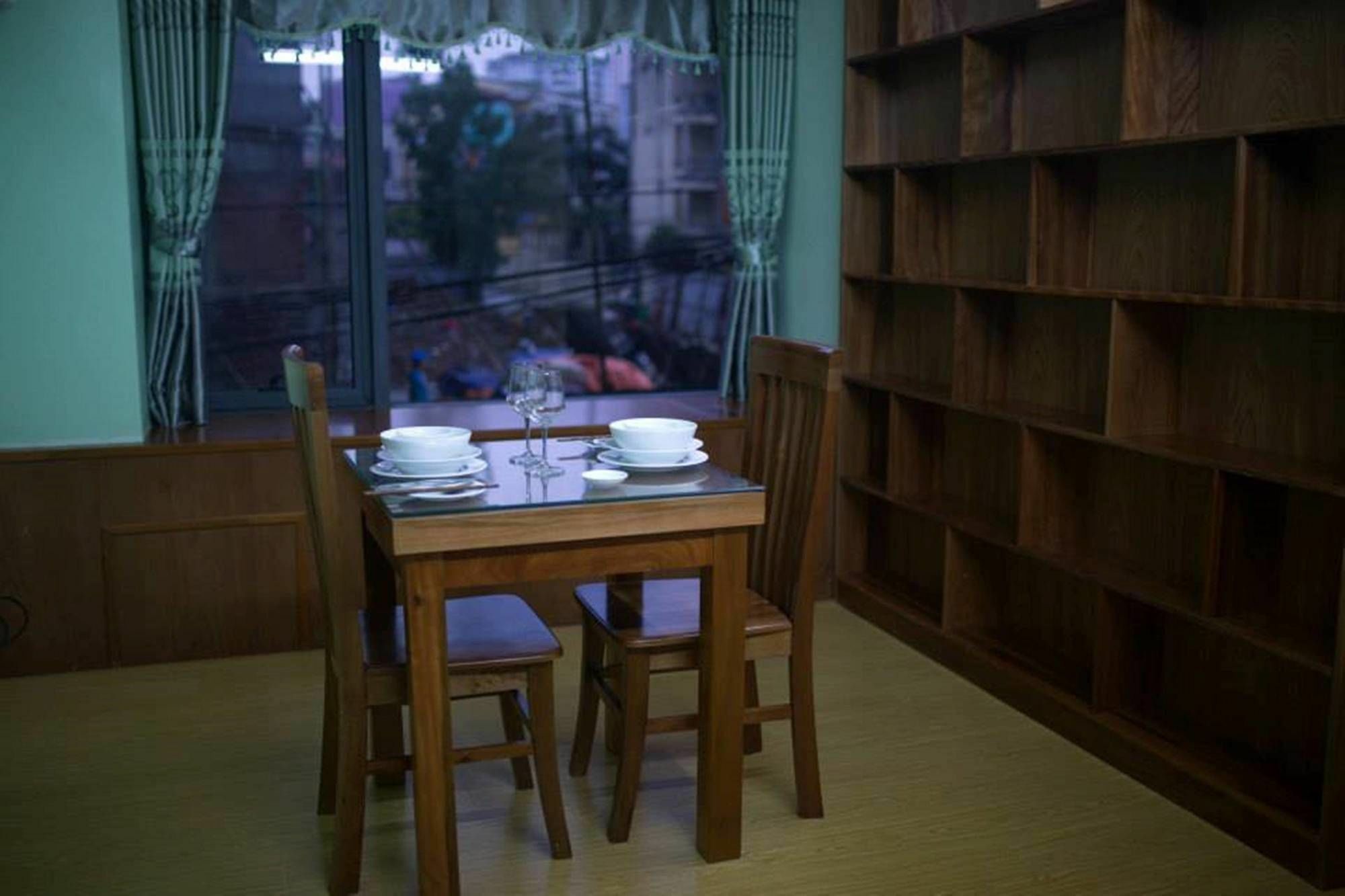 Poonsa Nguyen Phong Sac Apartment Hanoi Bagian luar foto